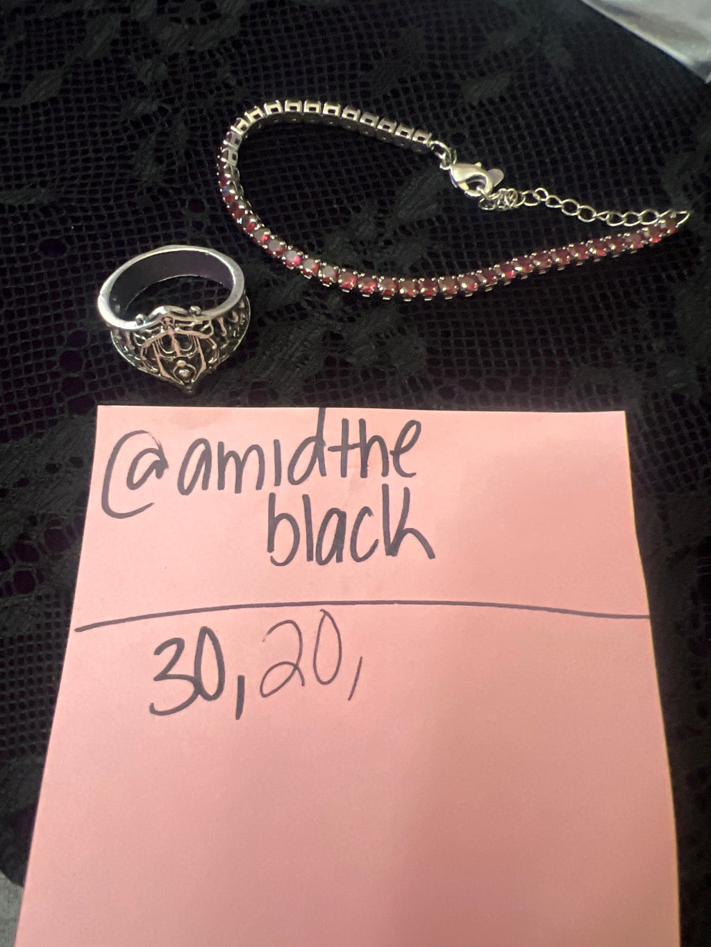 @🖤amidtheblack🖤