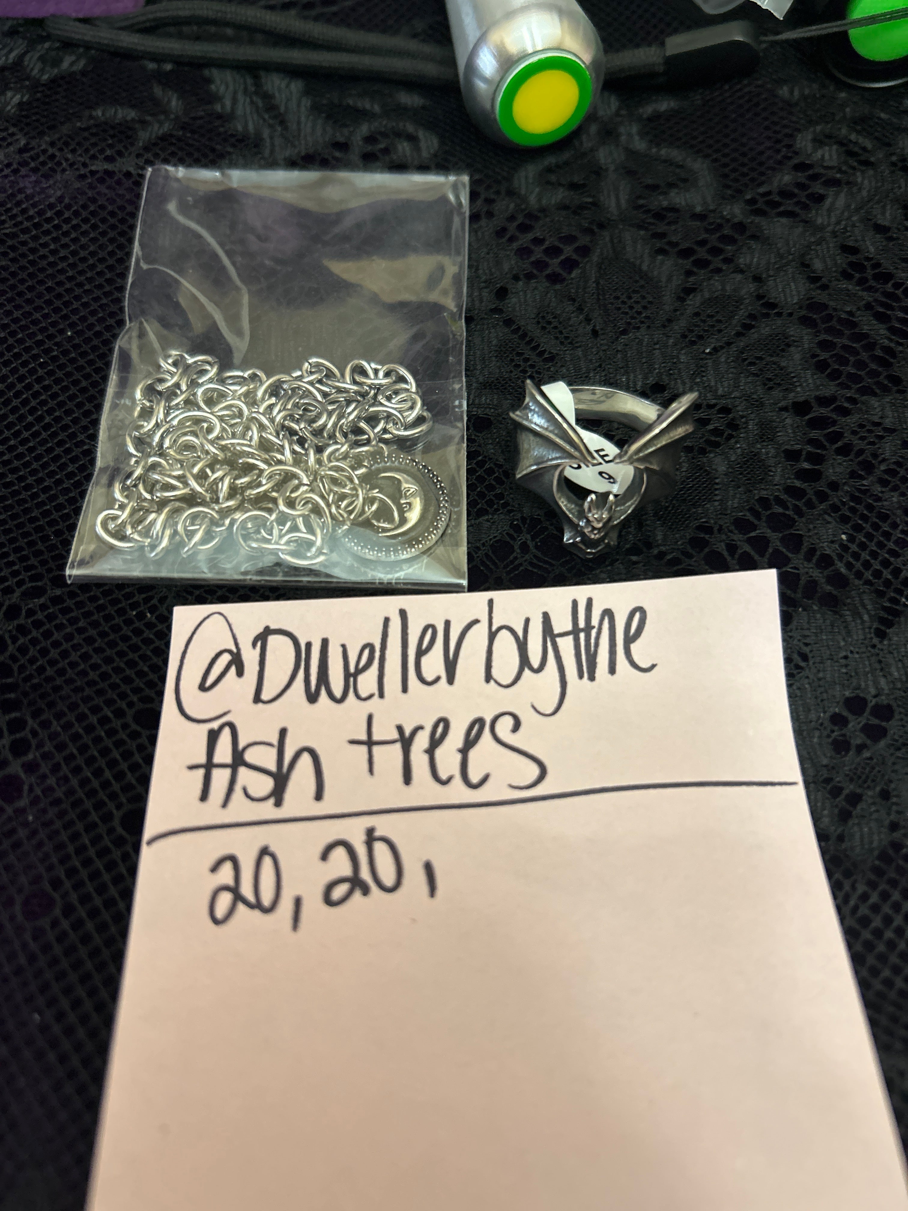 @Dwellerbytheashtrees